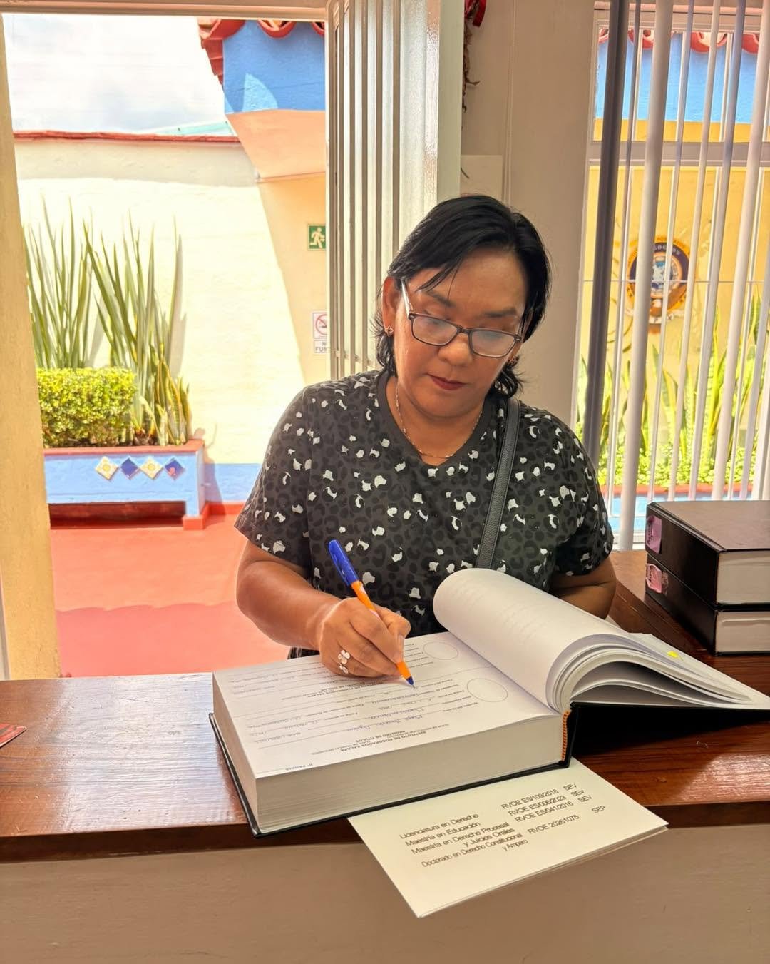 Firma de documentación institucional